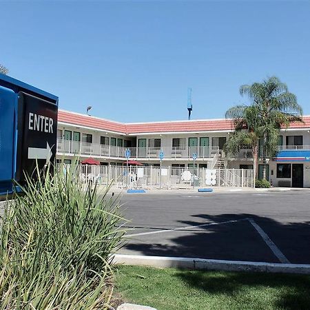 Motel 6-Bakersfield, Ca - Convention Center Exterior photo