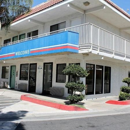 Motel 6-Bakersfield, Ca - Convention Center Exterior photo