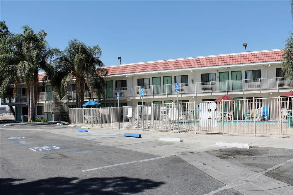 Motel 6-Bakersfield, Ca - Convention Center Exterior photo