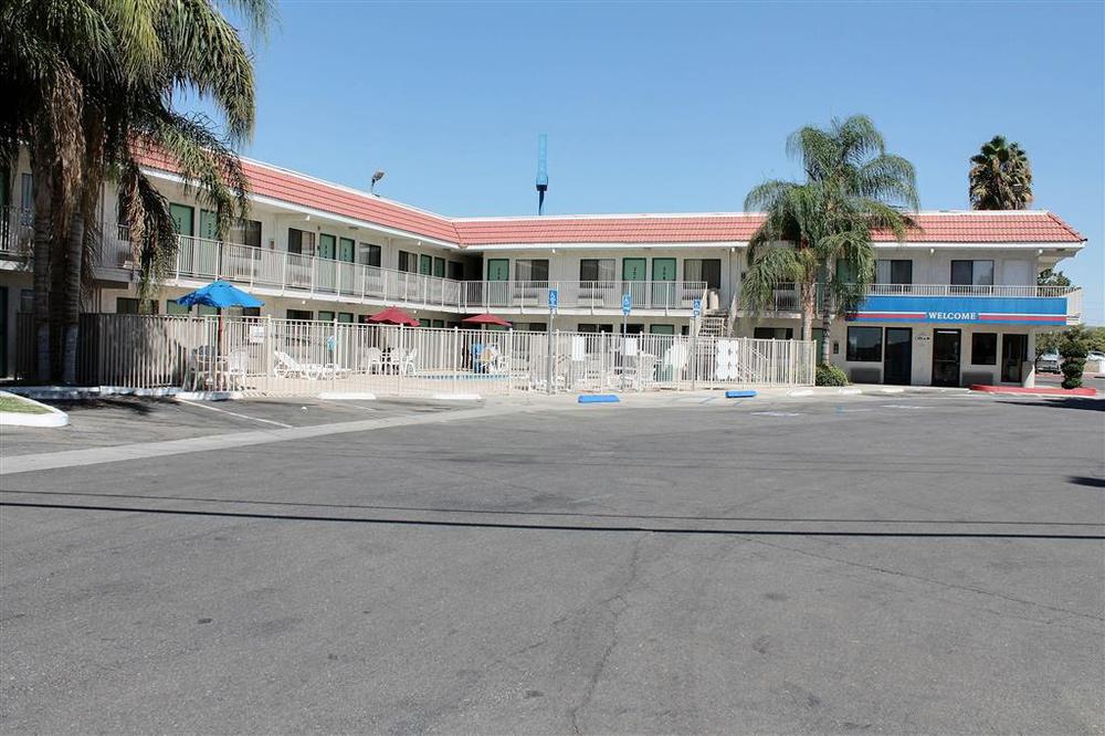 Motel 6-Bakersfield, Ca - Convention Center Exterior photo