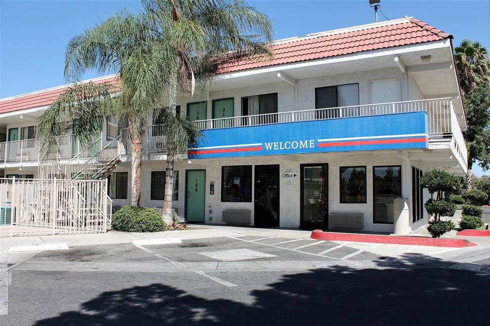 Motel 6-Bakersfield, Ca - Convention Center Exterior photo