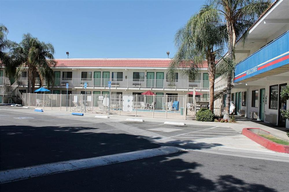 Motel 6-Bakersfield, Ca - Convention Center Exterior photo