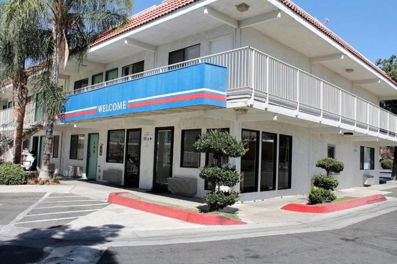 Motel 6-Bakersfield, Ca - Convention Center Exterior photo