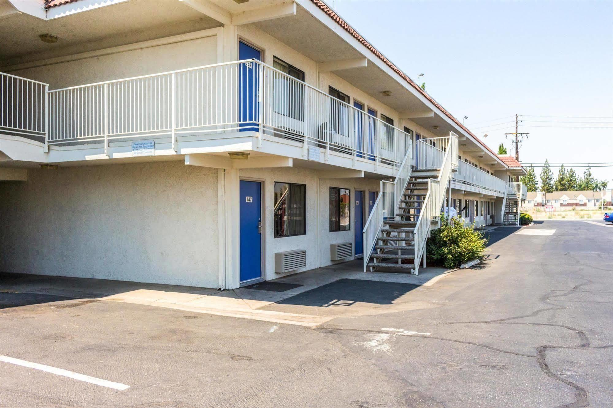 Motel 6-Bakersfield, Ca - Convention Center Exterior photo